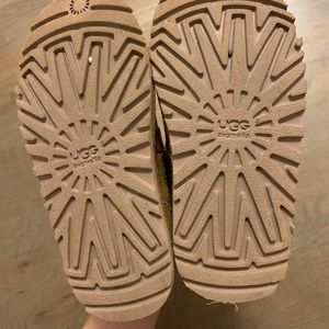 Toddler girl ugg in Great used condition